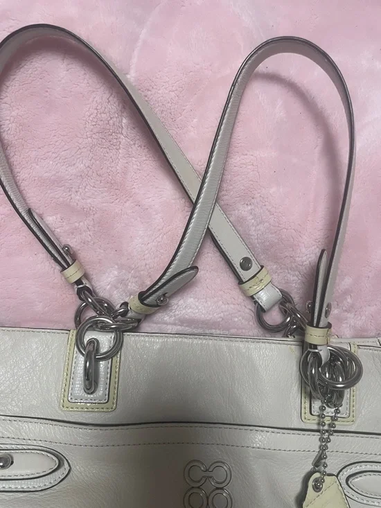 Coach - Picture 13 of 16